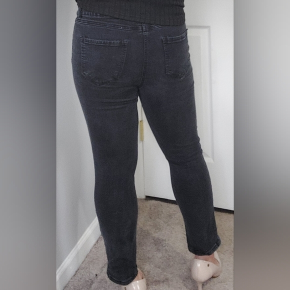 Women's Black Jeans - Picture 2 of 8